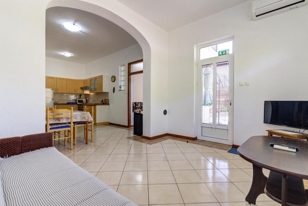 Dora Apartment Сень Экстерьер фото